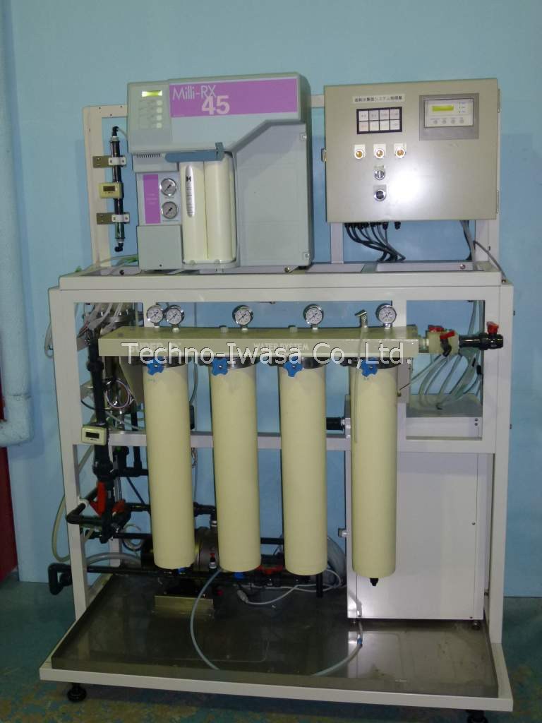 �������������u